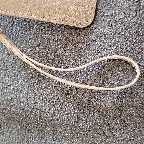 Kate Spade glitter wristlet in a silver/champagne color, excellent condition - Picture 3 of 10